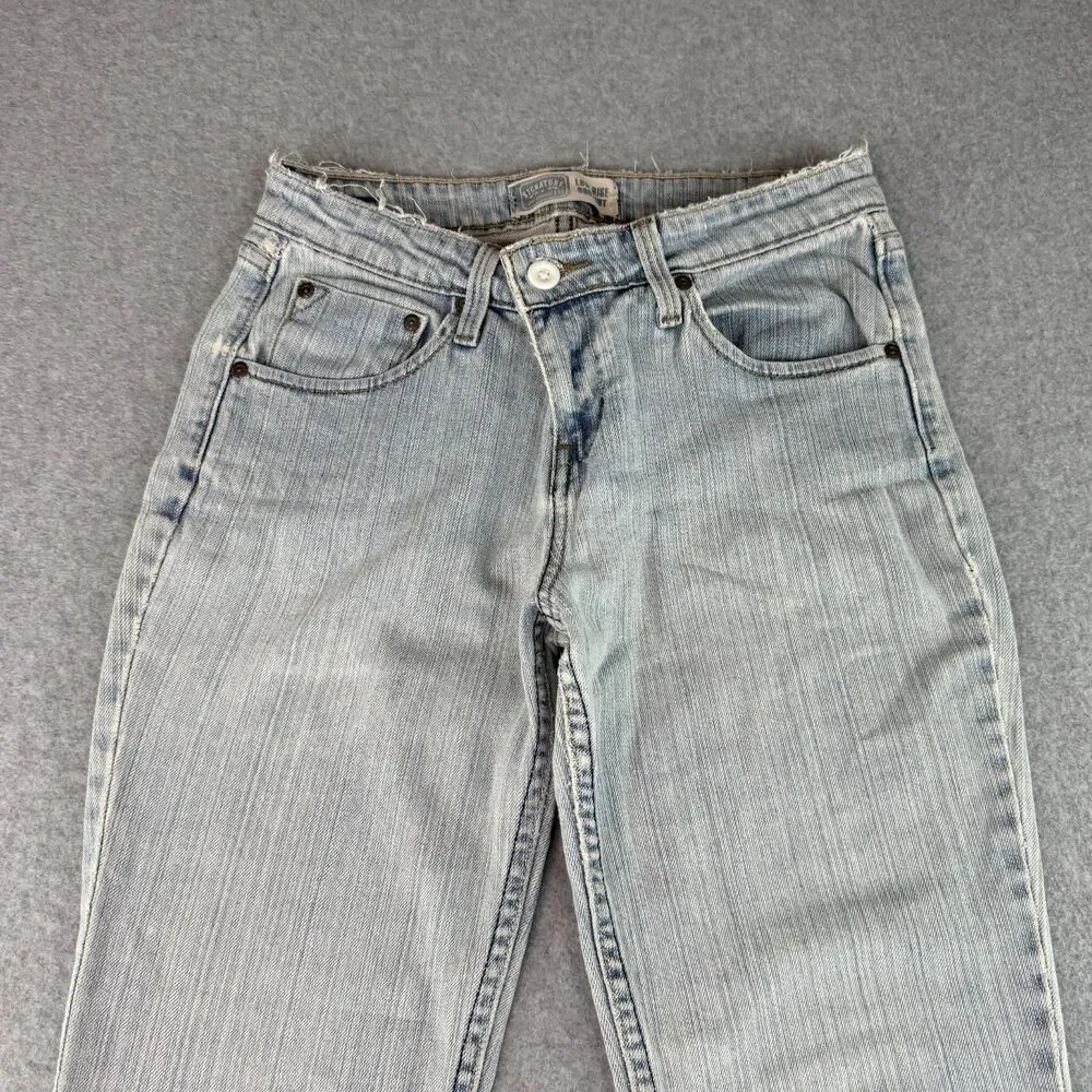 Levis please note
